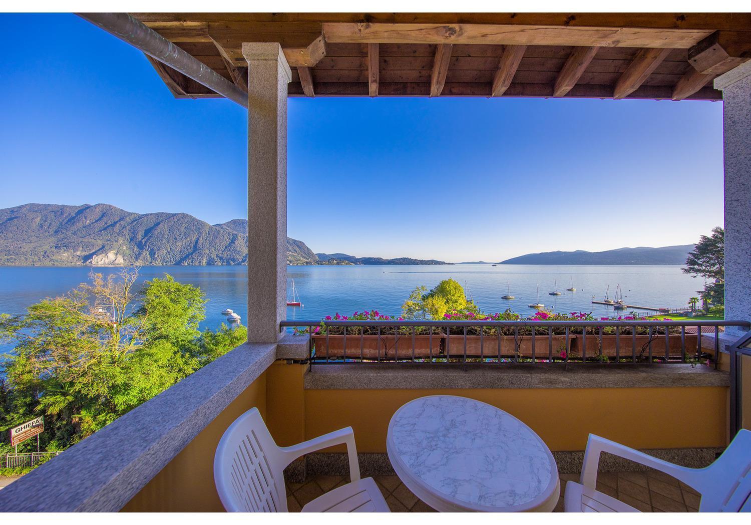 Hotel Residence Zust Verbania Exterior foto