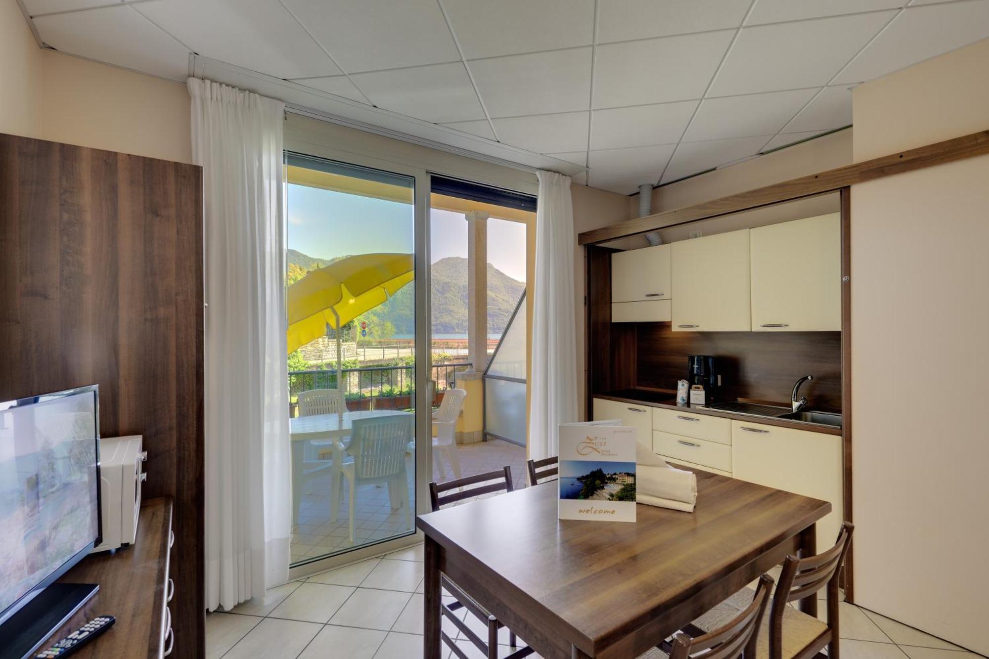 Hotel Residence Zust Verbania Exterior foto